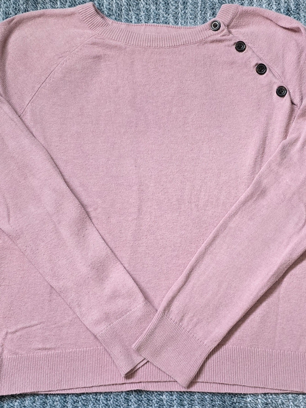 Y2K Abercrombie & Fitch Light Pink Button-Shoulder Crew Sweater